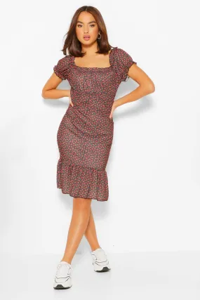 Geripptes Kleid mit Rüschensaum und Streublumenmuster